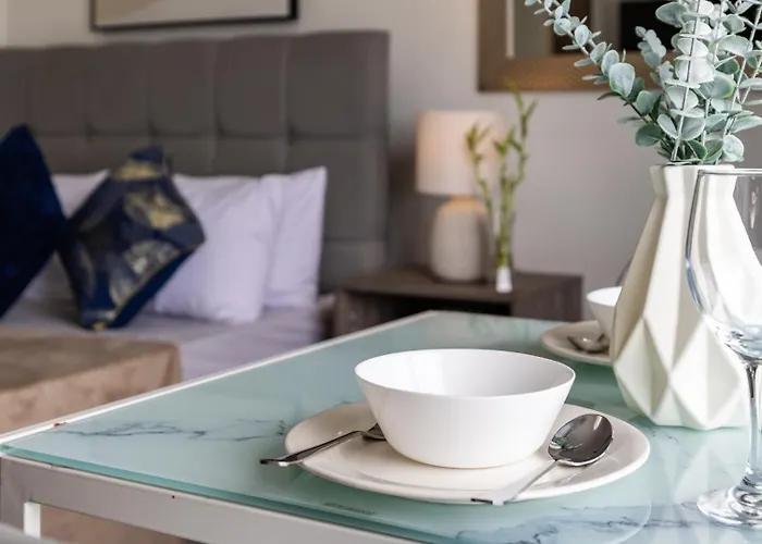 Appartement Amani 712b, 3 Minutes To Airport,with Gym & Pool,200mbps Wifi,free Netflix *
