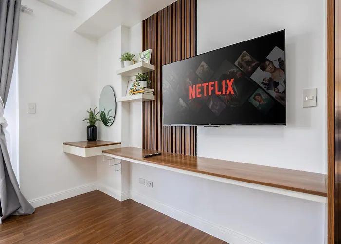 Amani 712b, 3 Minutes To Airport,with Gym & Pool,200mbps Wifi,free Netflix Appartement *